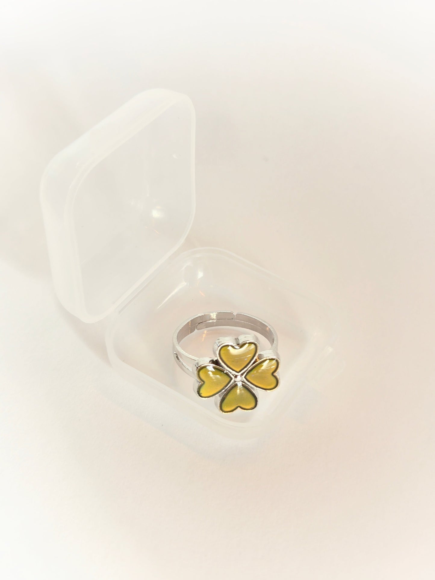 Shamrock Mood Ring - Velora