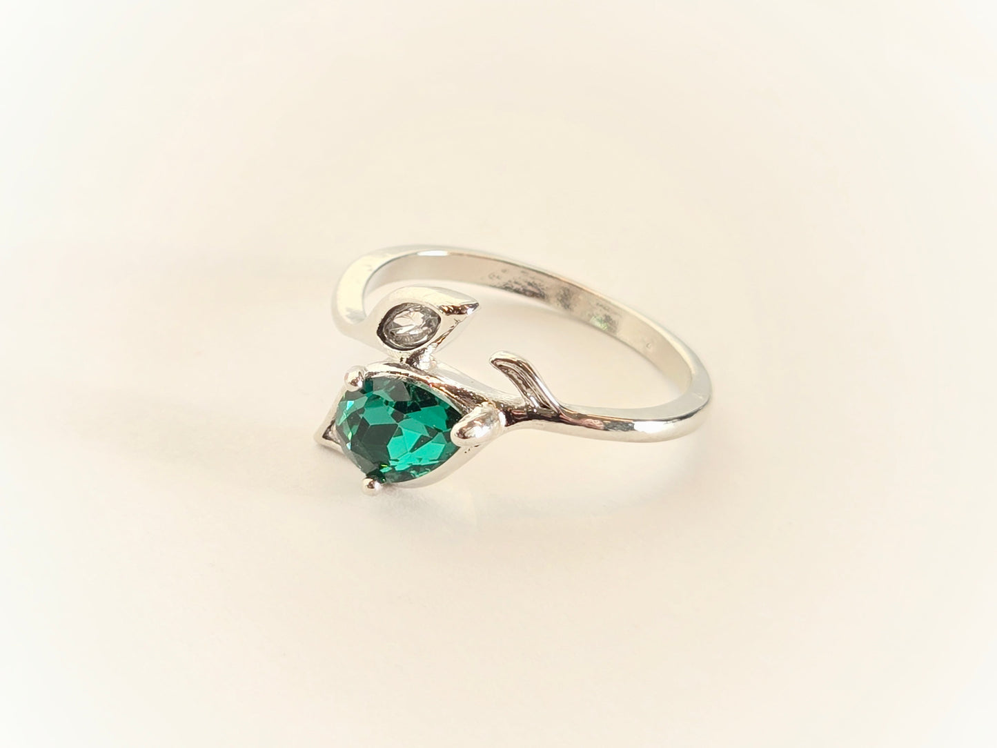 Emerald & Silver Leaf Ring | Size 9 - Velora