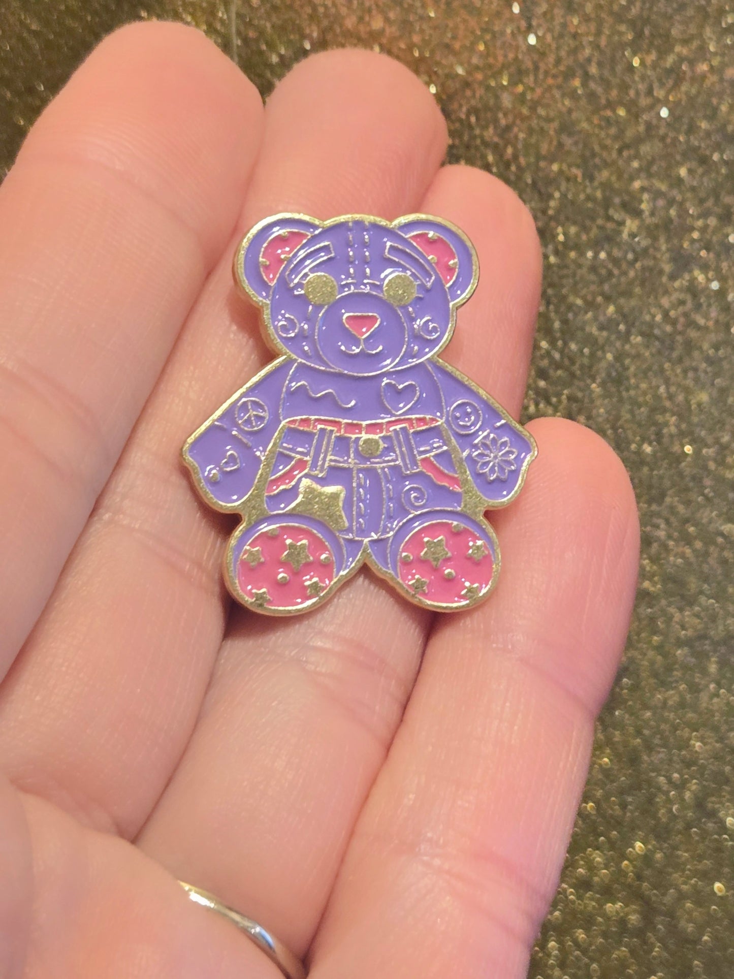 Doodle Bear 90s Retro | Collectible Pin - Velora