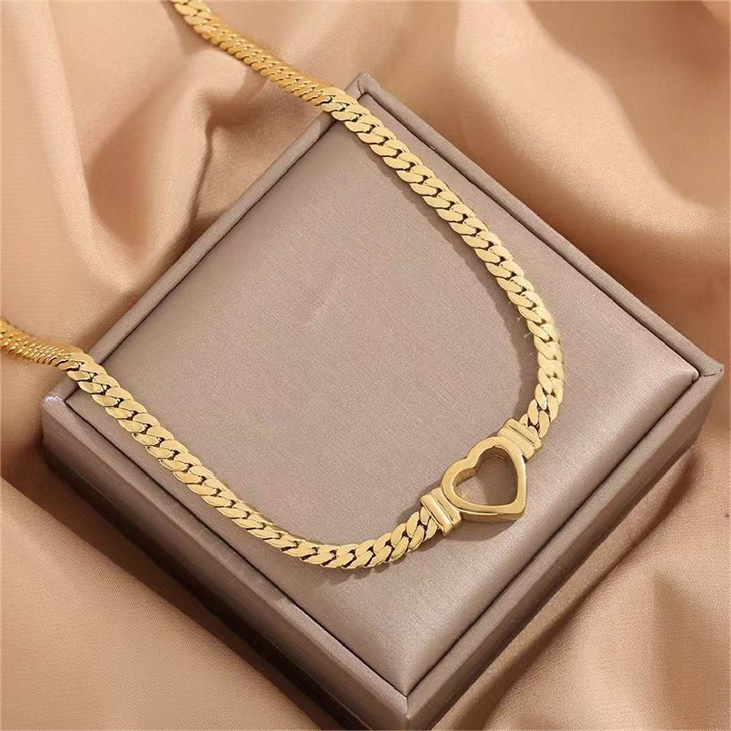 Personalized Love Chain Necklace Bracelet For Women Fashion Titanium Steel Non-fading Clavicle Chain Jewelry - Velora
