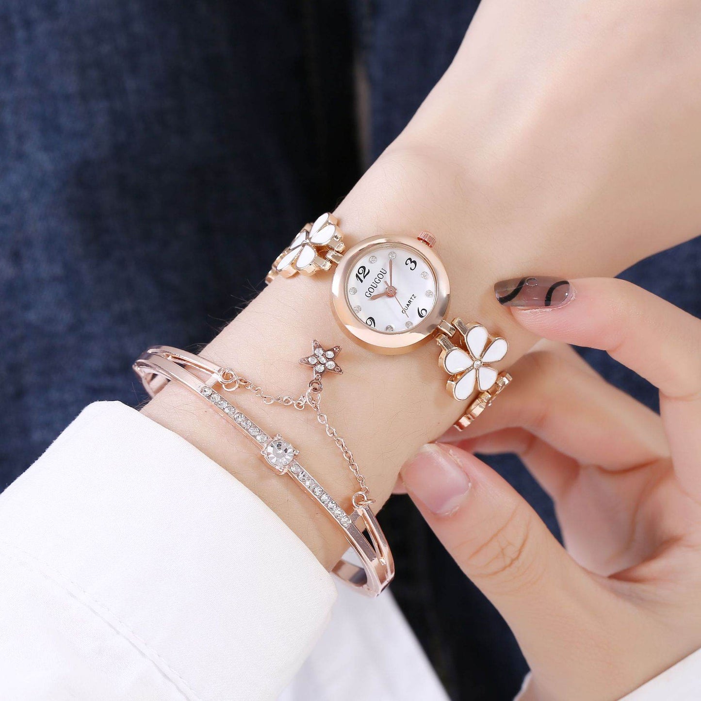 Women's Bracelet Watch Flower Disk Two-piece Bracelet Set - Velora