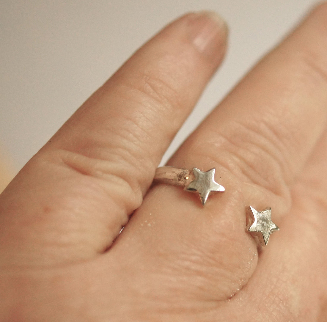 2 Star Silver Ring