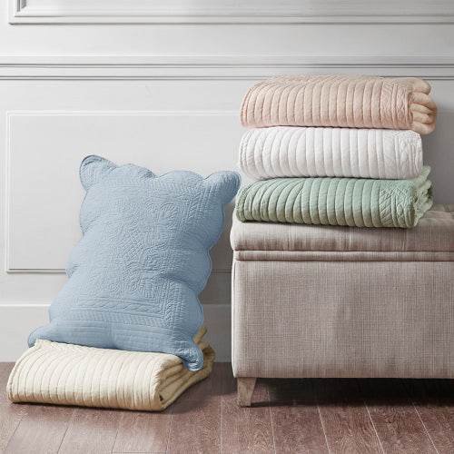 3 Piece Reversible Scalloped Edge Quilt Set Bedding Comforter set - Velora