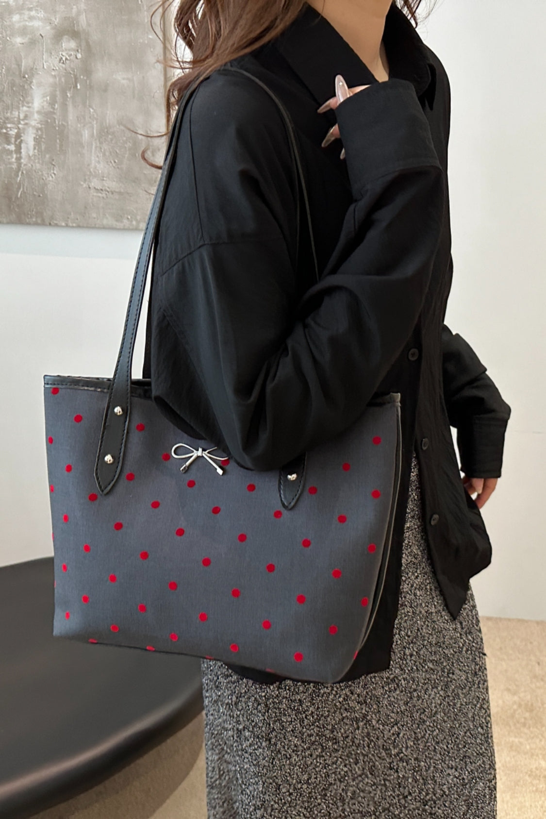 Bow Trim Polyester Tote Bag True Northern Spirit