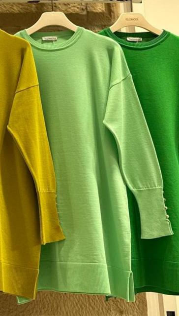 Long Tunic With Buttoned Sleeves - Velora