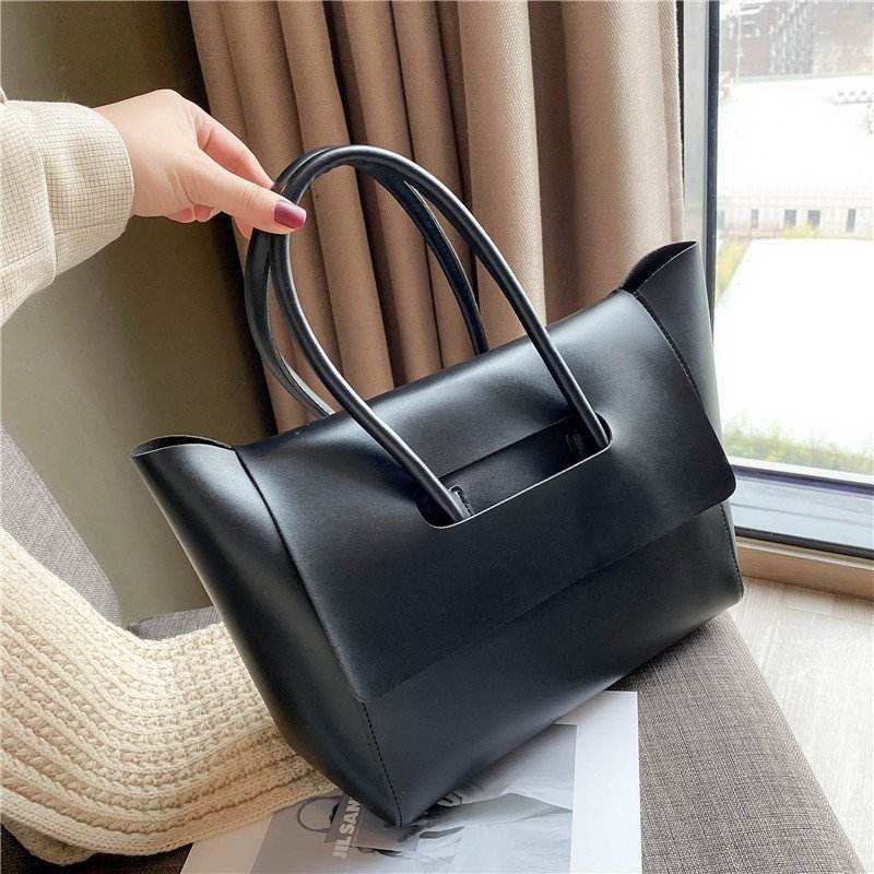 Fashion Leather Shoulder Bag Large Capacity Handbags Simple Retro Tote Bags - Velora