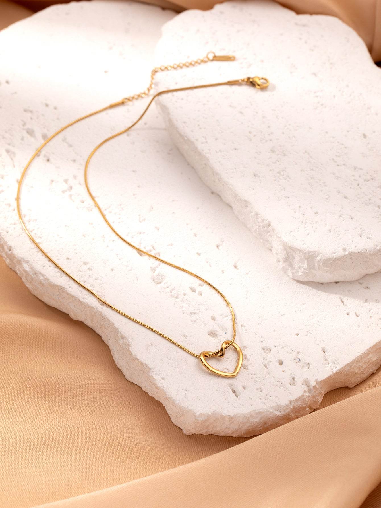 Fashion Jewelry Tainless Steel Twist Hollow Heart Pendant Necklace For Women Spicy Girls Simple Clavicle Chain Jewelry Gift - Velora