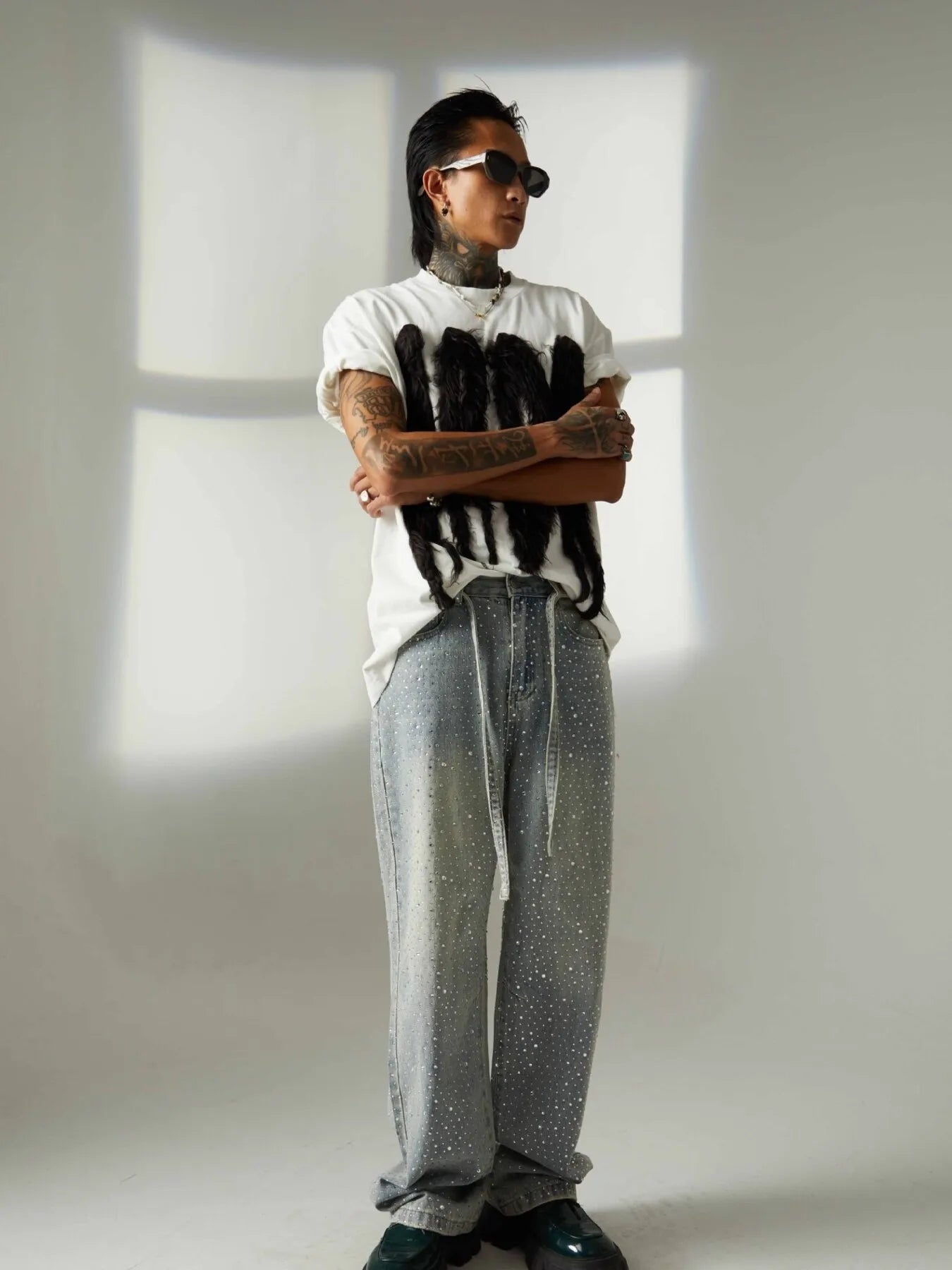 Men's Rhinestone Embellished Wash Relaxed Fit Jeans - Velora