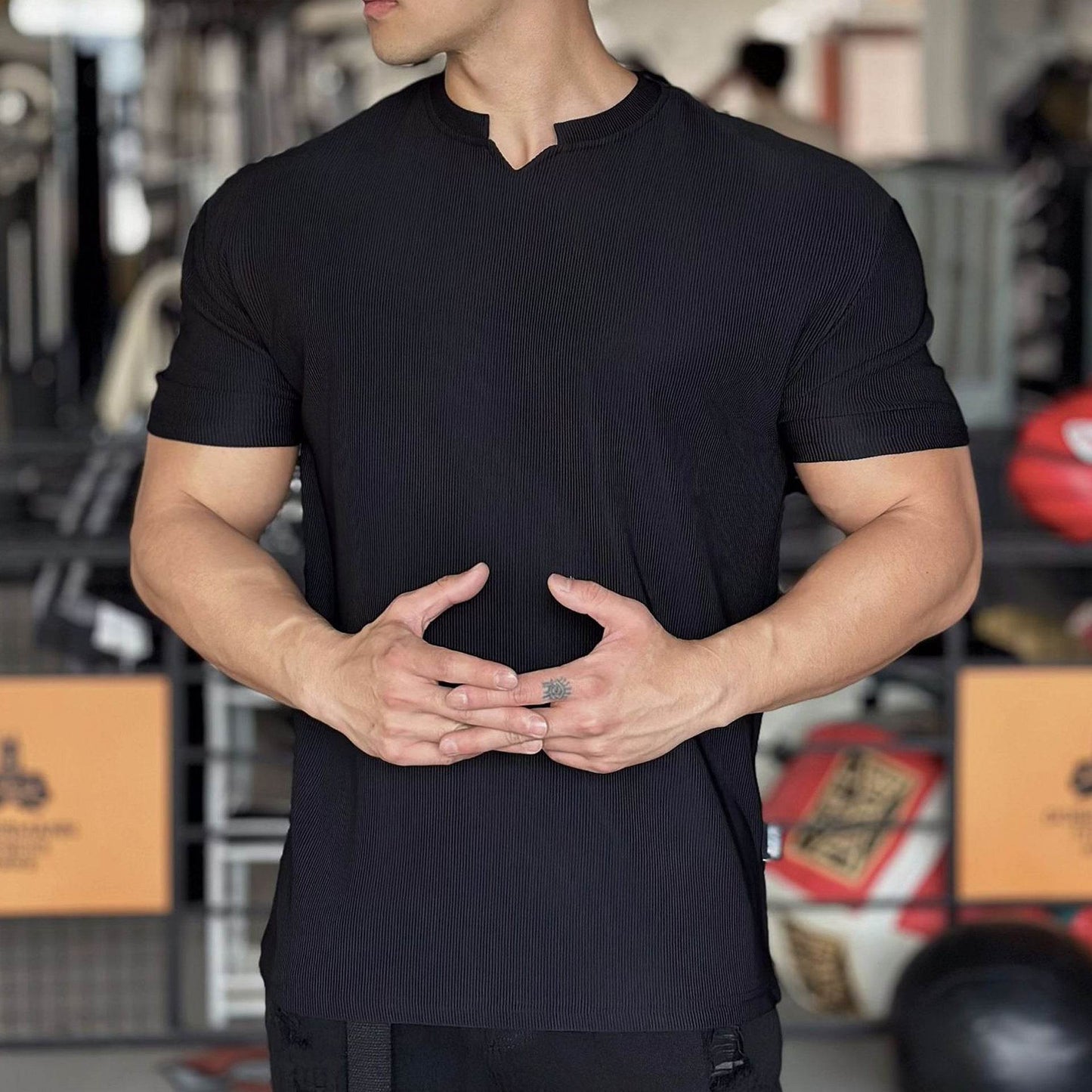 Anti Wrinkle Men Short Sleeve Active wear T-shirt for Workout Gym trainings - Velora