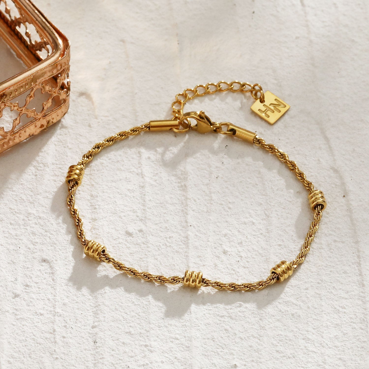 AMIENS Gold: Beaded Rope Chain Bracelet - Velora Luxury Fashion