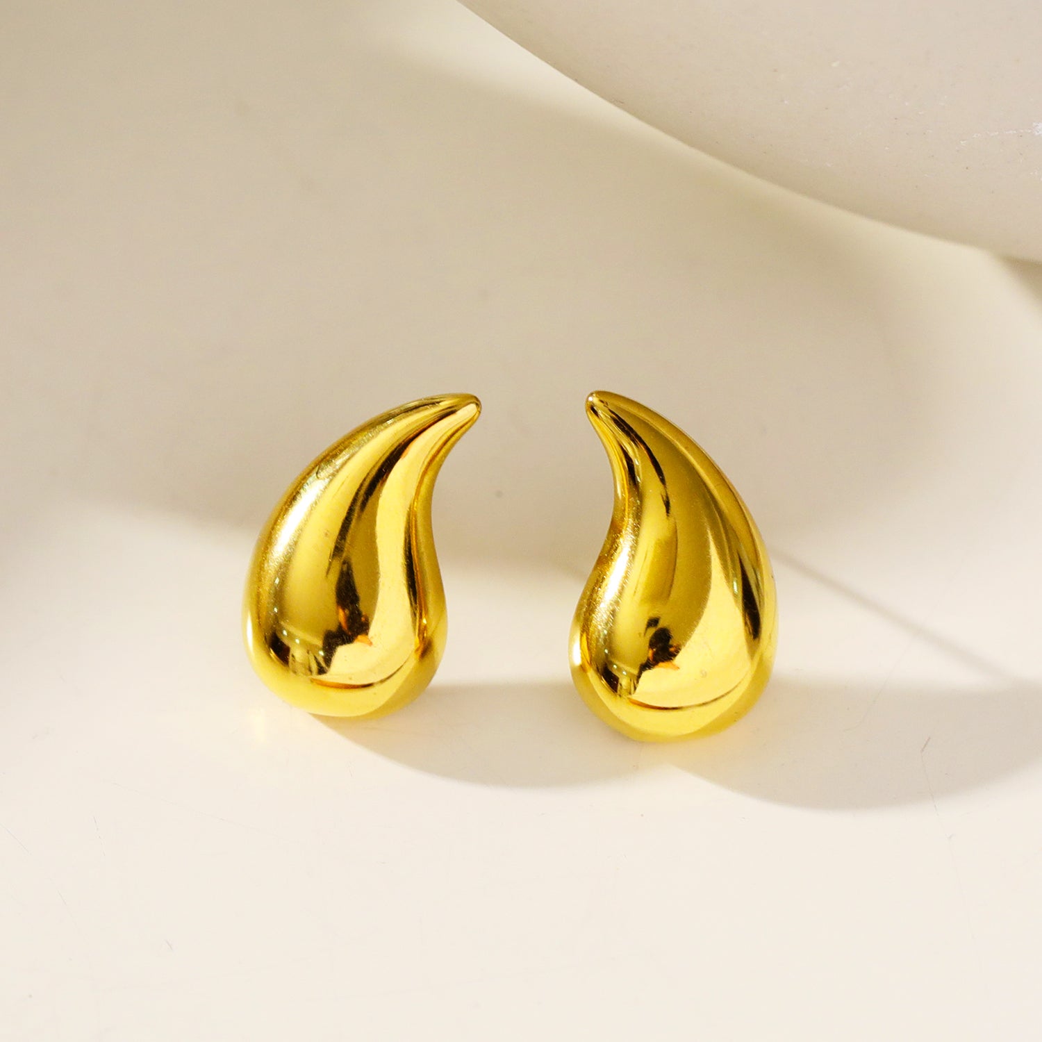 ANNIS: Elegance in Every Drop - Tear-Drop Stud Earrings - Velora Luxury Fashion
