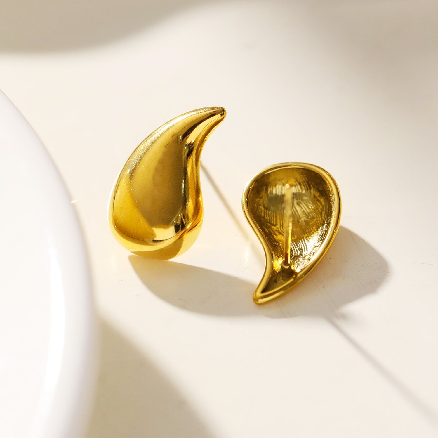 ANNIS: Elegance in Every Drop - Tear-Drop Stud Earrings - Velora Luxury Fashion