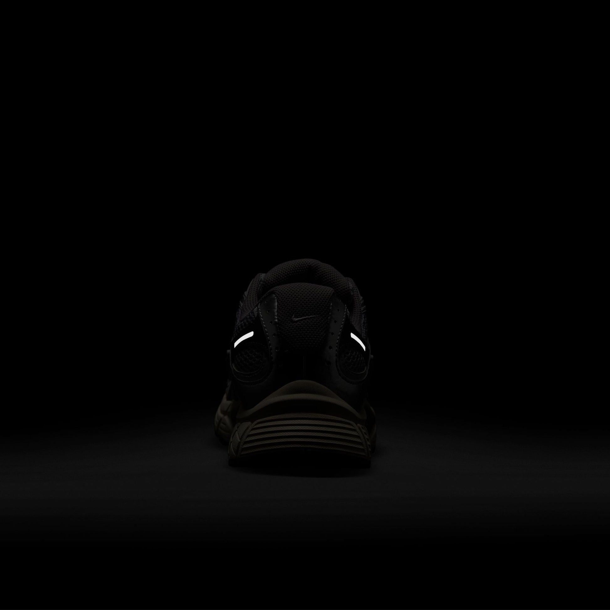 M Nike V5 RNR HJ5228-003 - Velora
