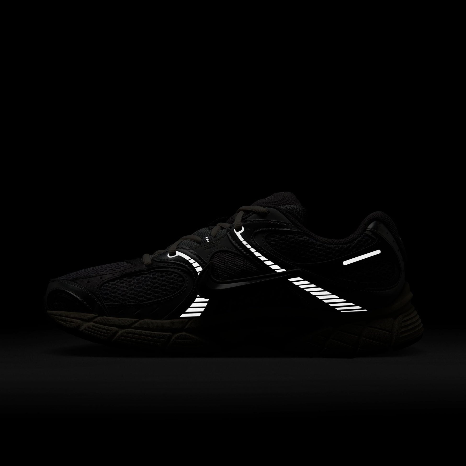 M Nike V5 RNR HJ5228-003 - Velora