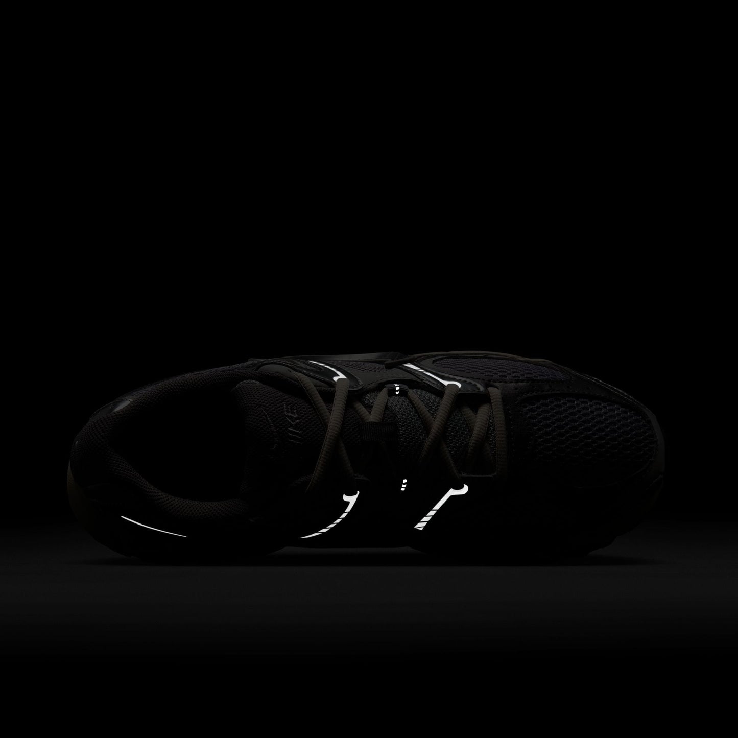 M Nike V5 RNR HJ5228-003 - Velora