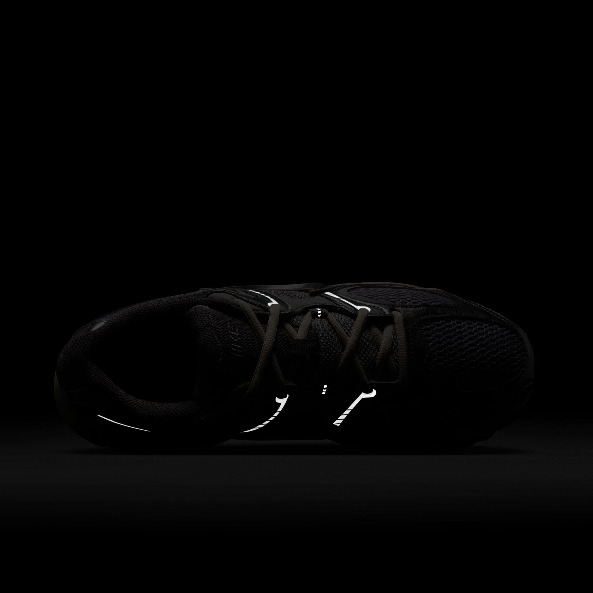 M Nike V5 RNR HJ5228-003 - Velora