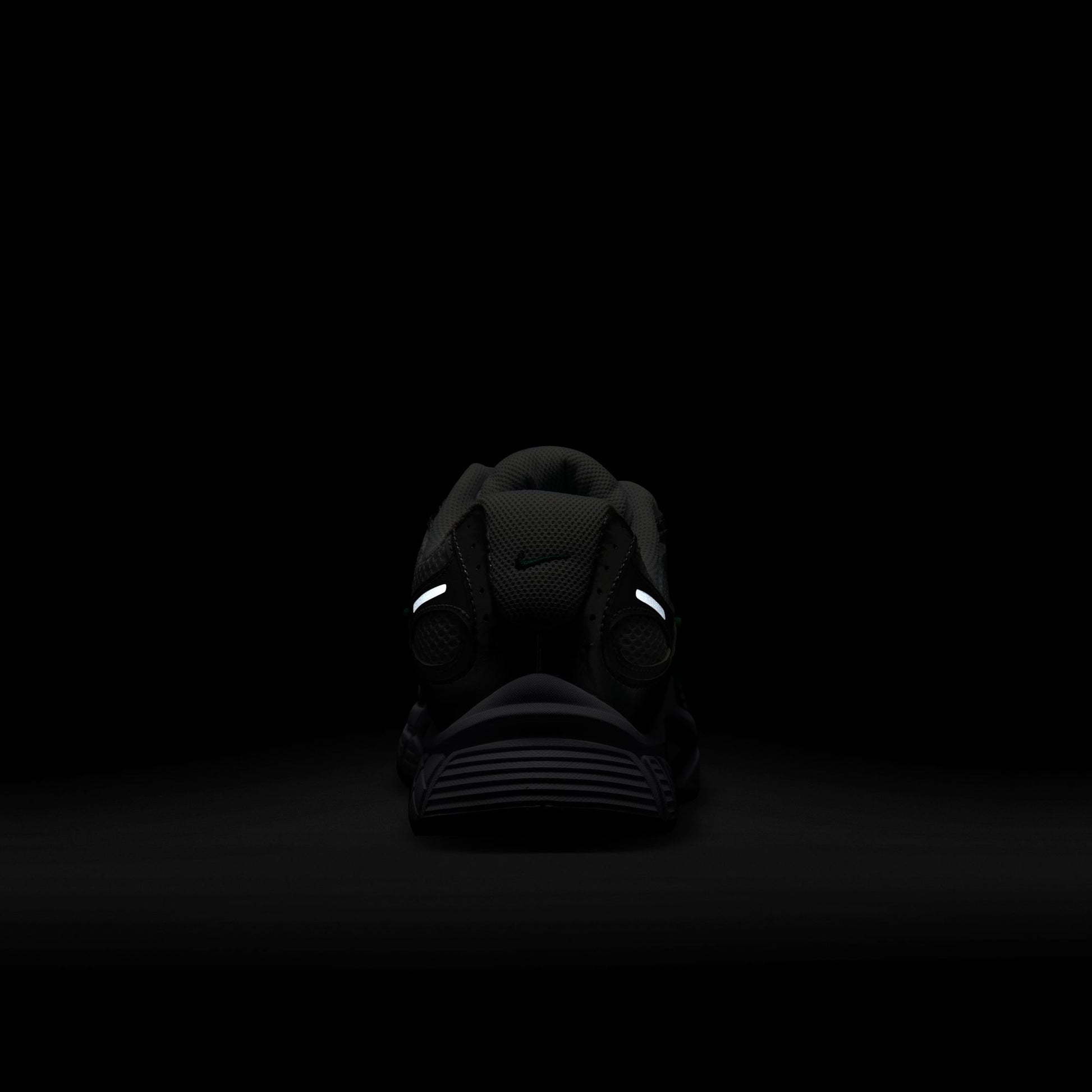 M Nike V5 RNR HJ5228-100 - Velora