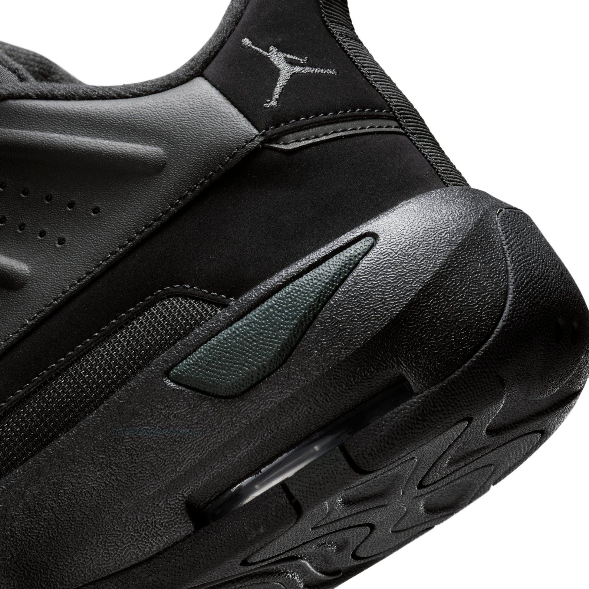 M Jordan Max Aura 7 HQ2091-001 - Velora