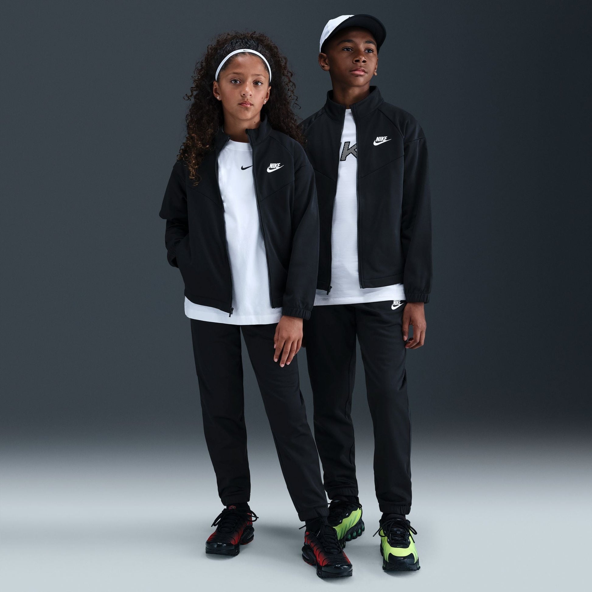 Y Nike Sportswear HQ9315-010 - Velora