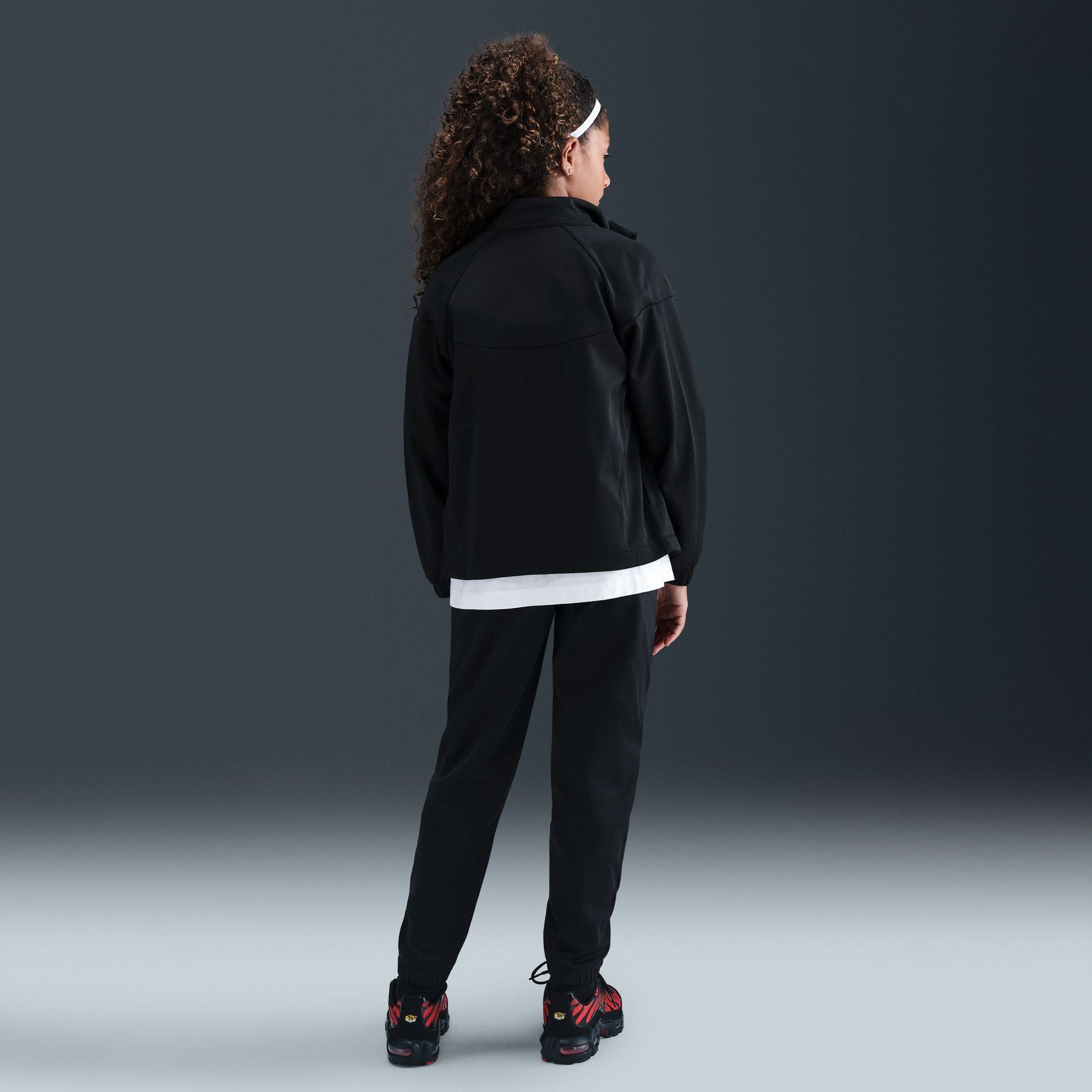 Y Nike Sportswear HQ9315-010 - Velora