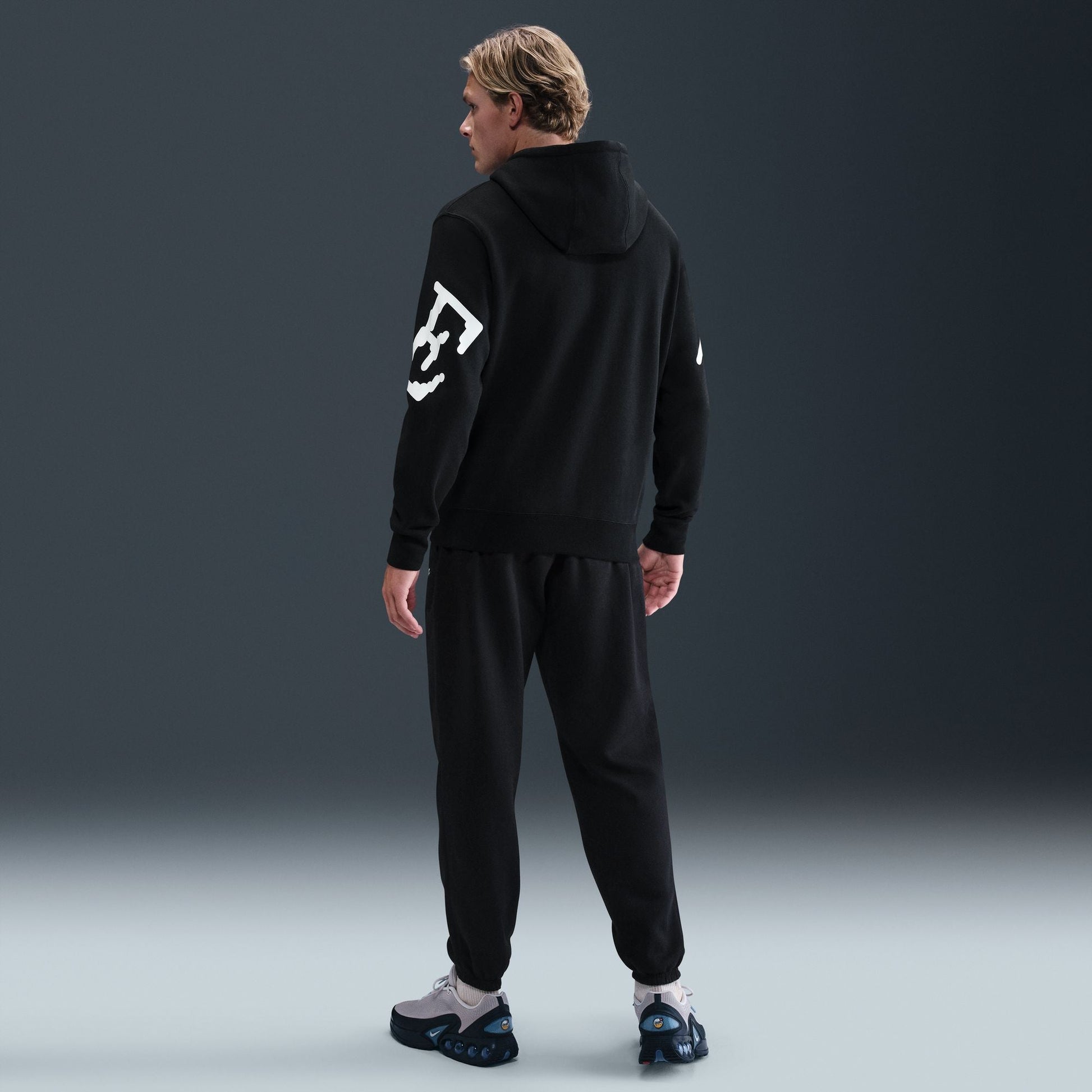 M Nike Sportswear Club IH4258-010 - Velora