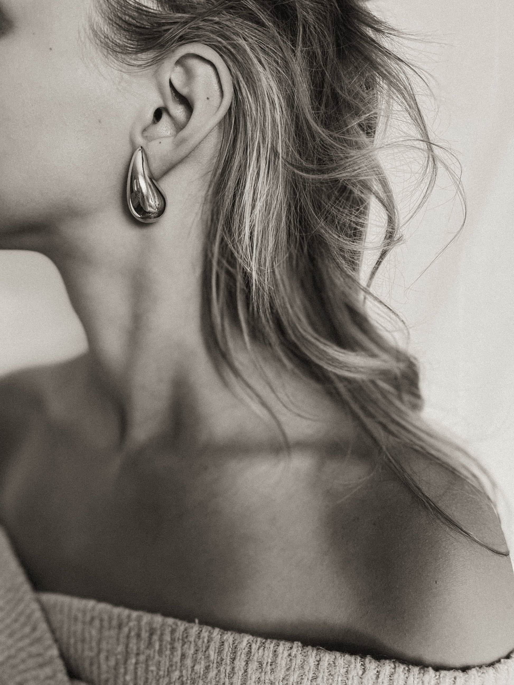 Argyle Drop Earrings - Velora Luxury Fashion