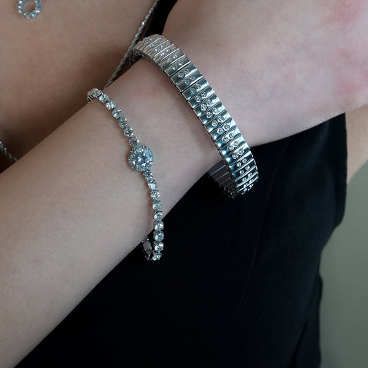 BEREA White Gold Silver Toned: Tennis Bracelet with Large Zirconia (CZ) Centrepiece  – Timeless Elegance for Every Occasion - Velora Luxury Fashion