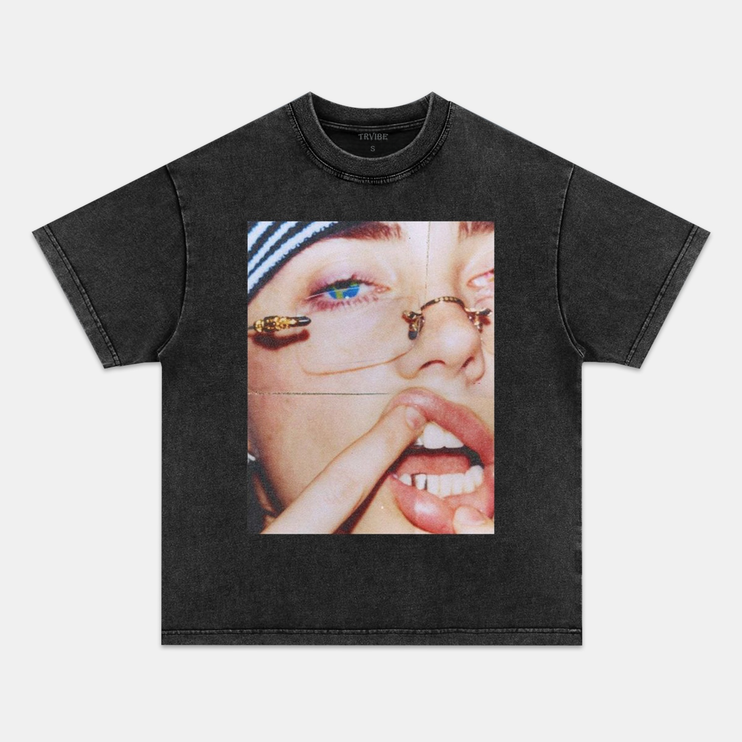 Billie Eilish: Music Icon Tee V32 - Velora