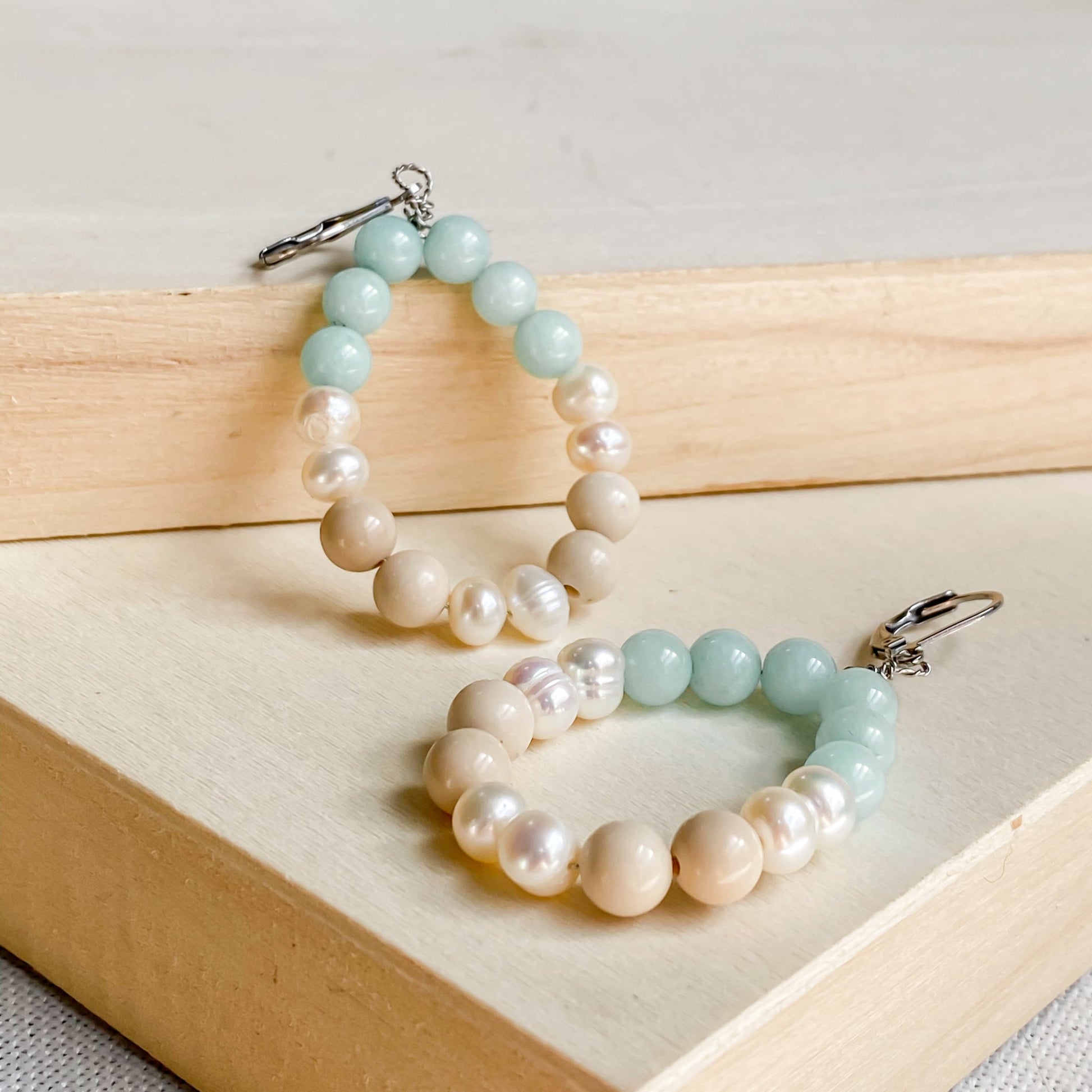 Boucles d’oreilles en amazonite et perles d’eau douce |-CALANQUES - Velora Luxury Fashion