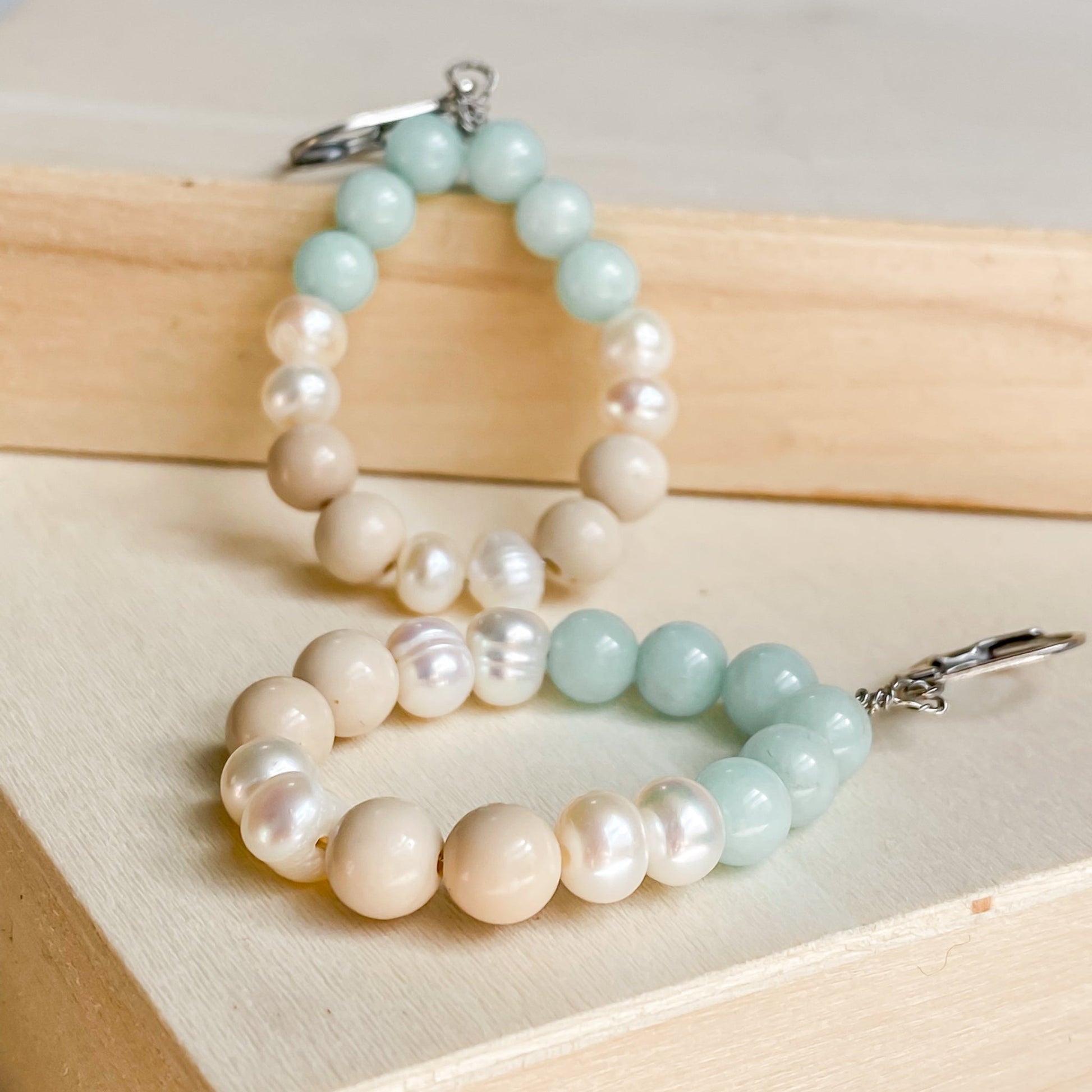 Boucles d’oreilles en amazonite et perles d’eau douce |-CALANQUES - Velora Luxury Fashion