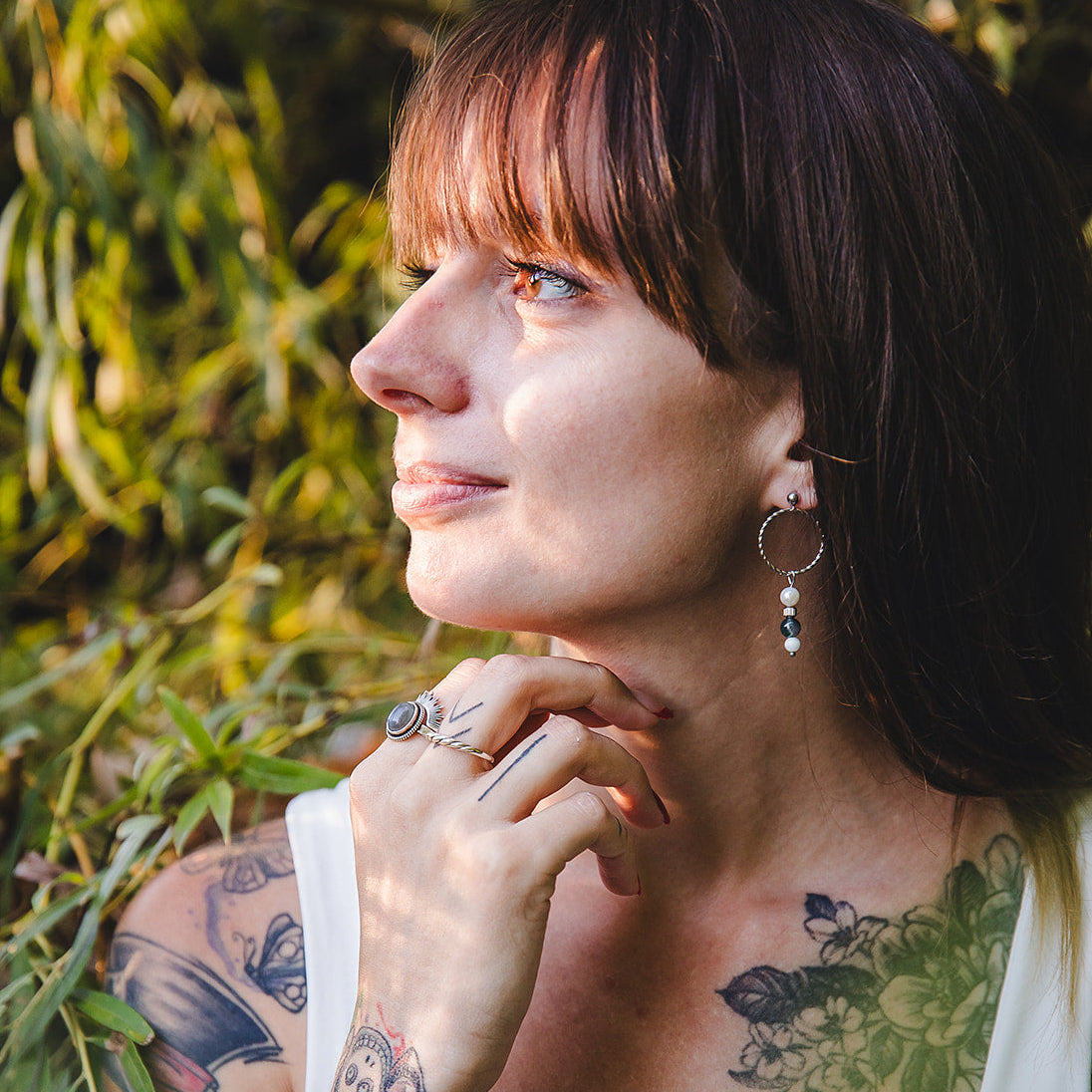 Boucles d’oreilles en pierres naturelles et perles d’eau douce | CHLORIS - Velora Luxury Fashion