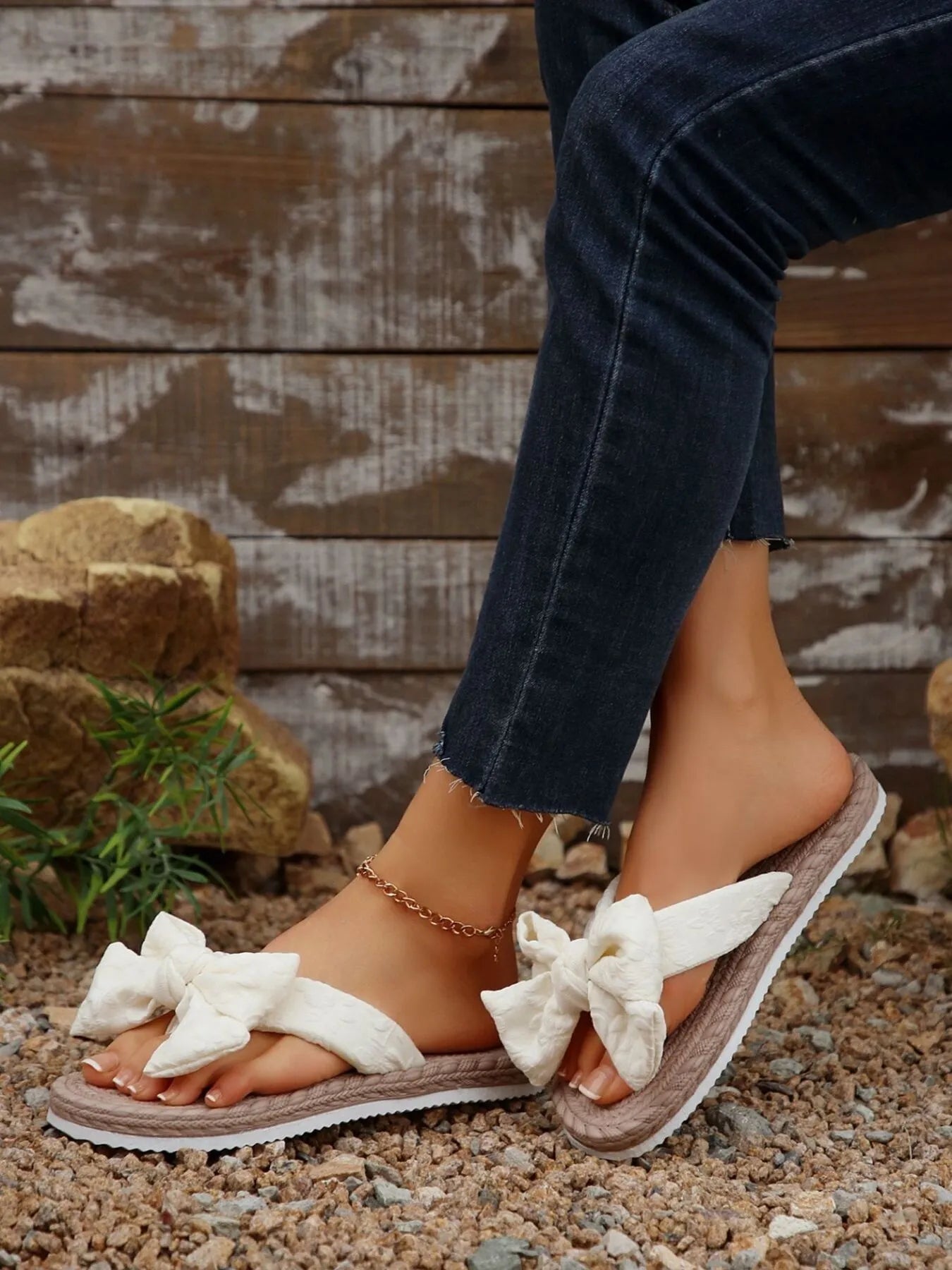 Bow Toe Post Platform Sandals - Velora Luxury Fashion