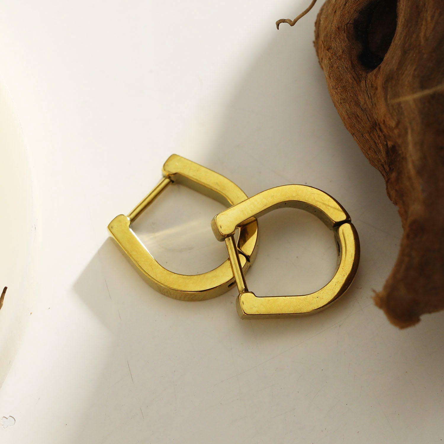 CADEO: 'Lucky' Horse-Shoe Shaped Contemporary Hoop Earrings - Velora Luxury Fashion