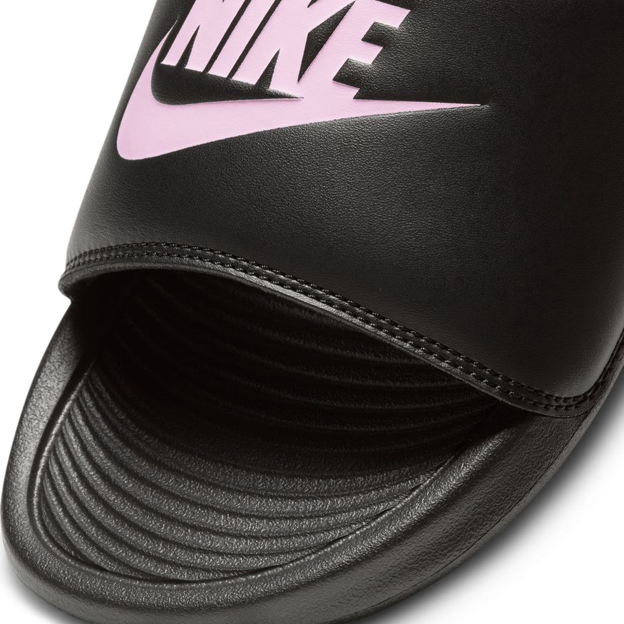W Nike Victori One CN9677-002 - Velora
