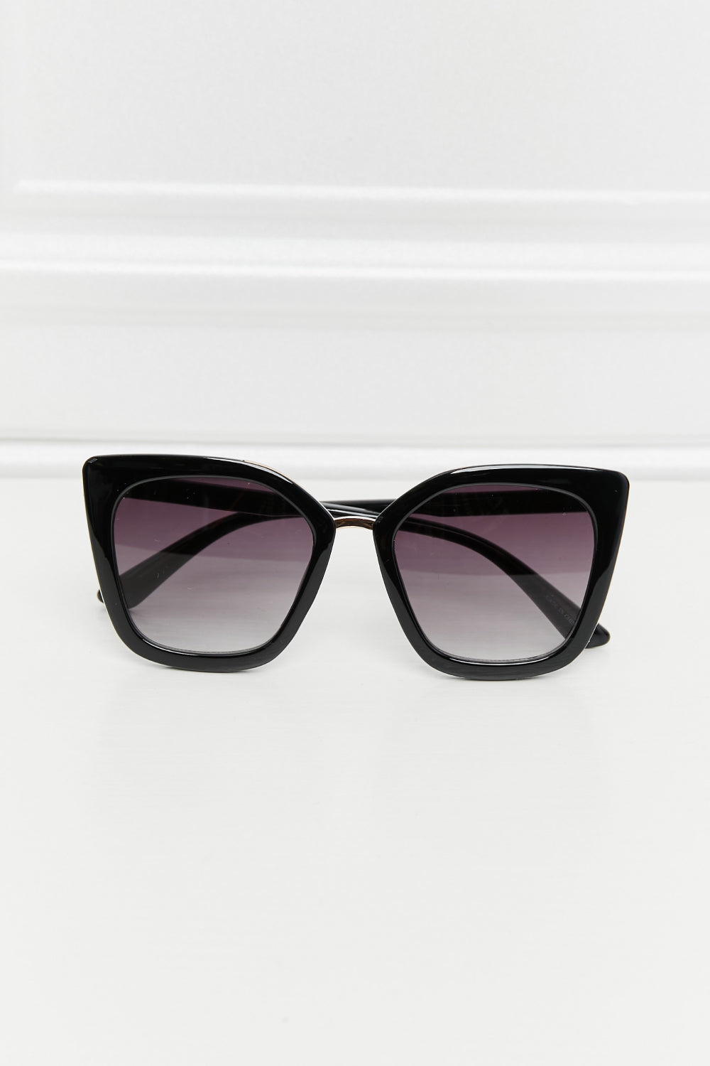 Cat Eye Full Rim Polycarbonate Sunglasses - Velora Luxury Fashion