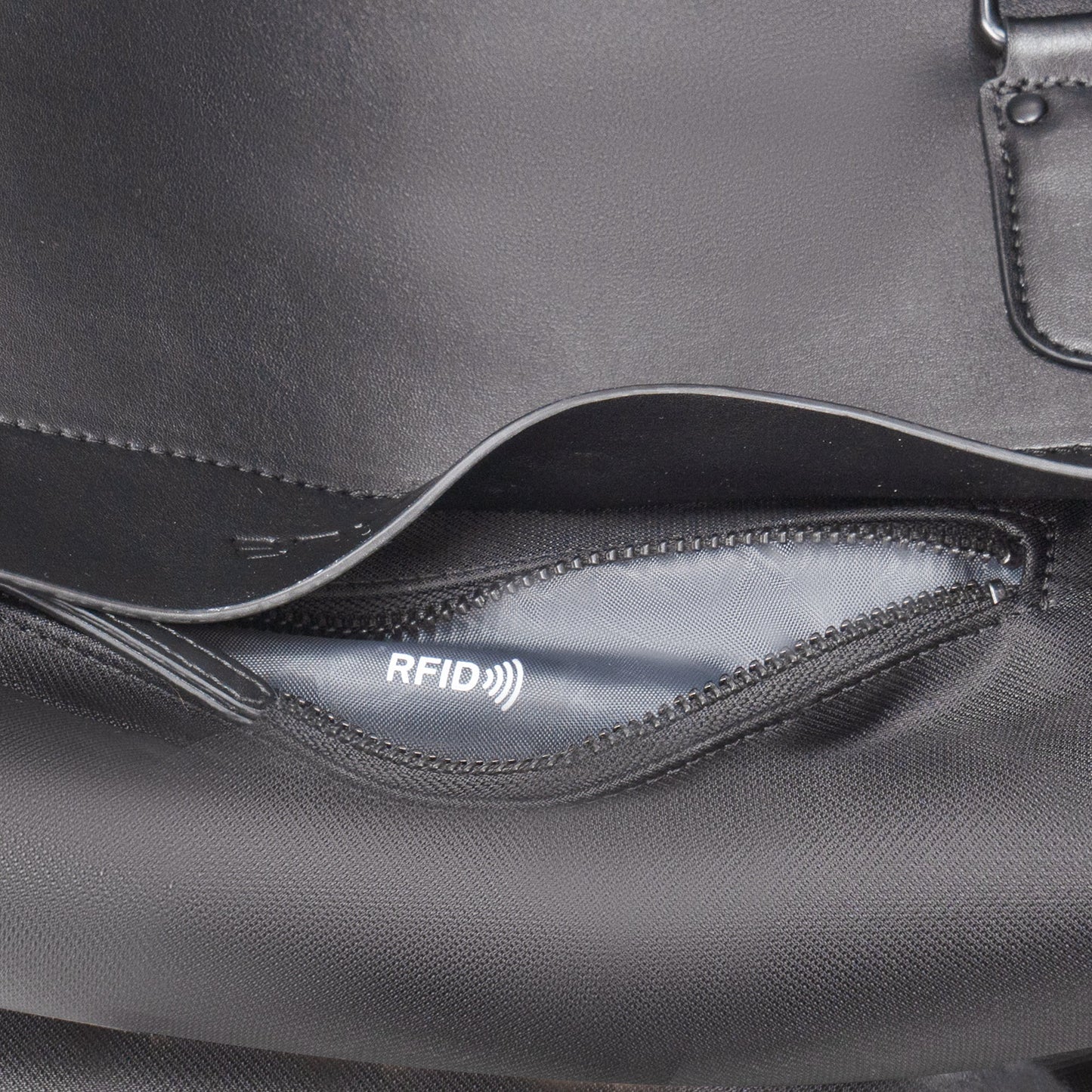 Onyx / Duffle Bag