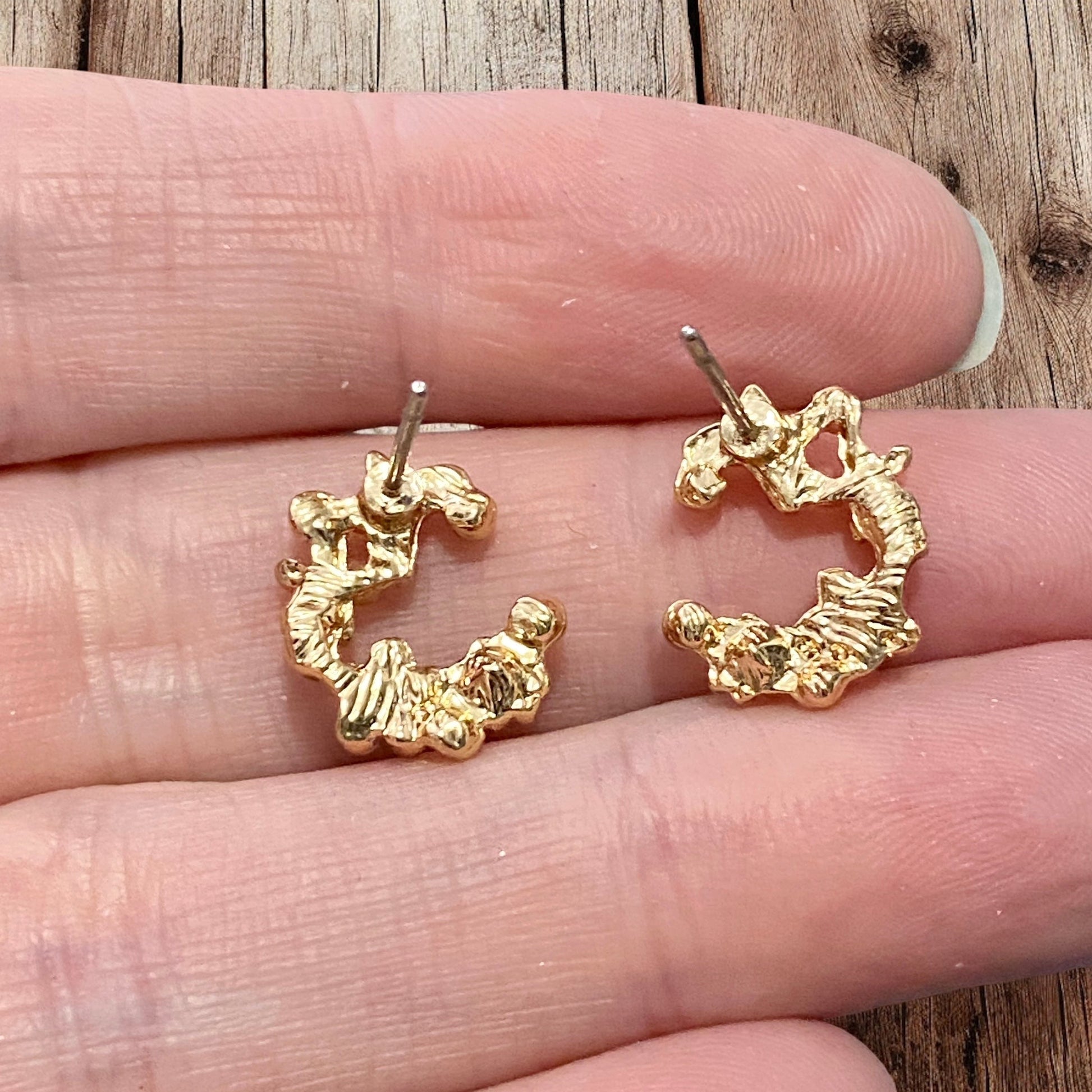 Crescent Bloom Stud Earrings – Floral Halo Design - Sparkle - Velora Luxury Fashion