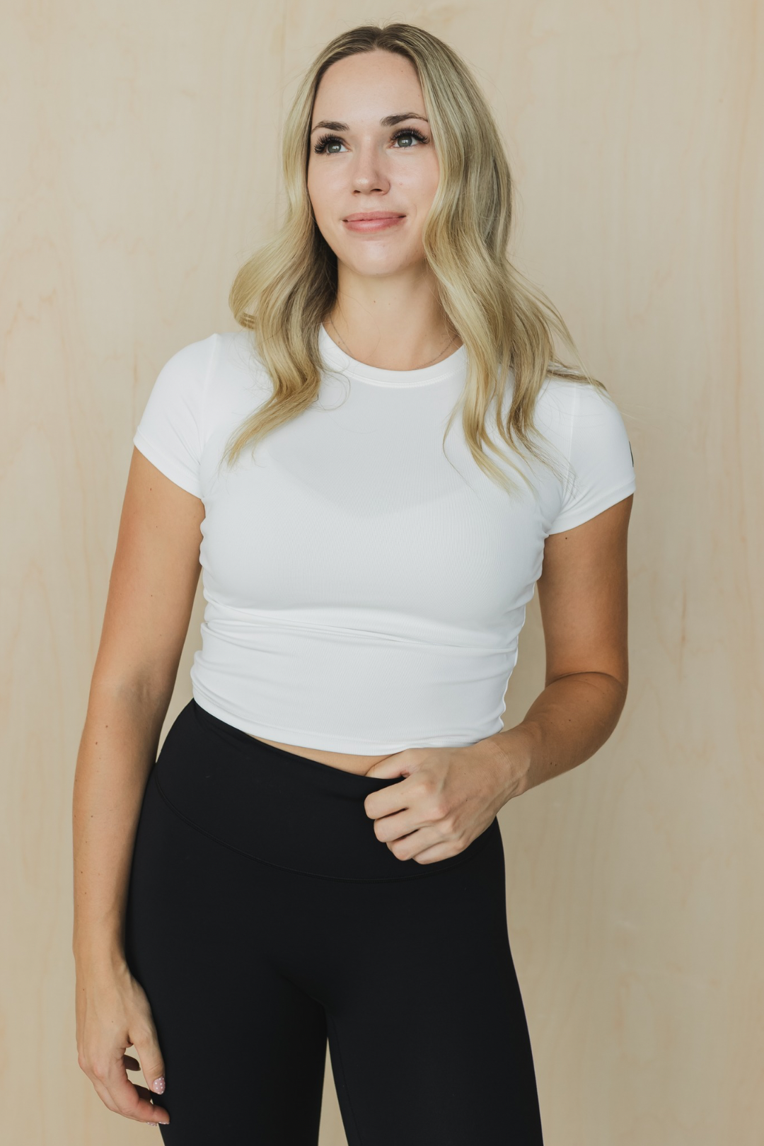 Cropped Tee *Ribbed - Velora Luxury Fashion