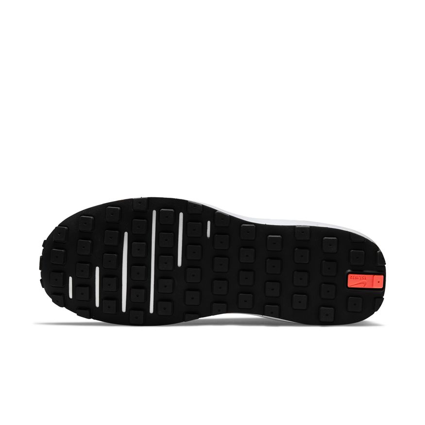 W Nike Waffle One DC2533-001 - Velora