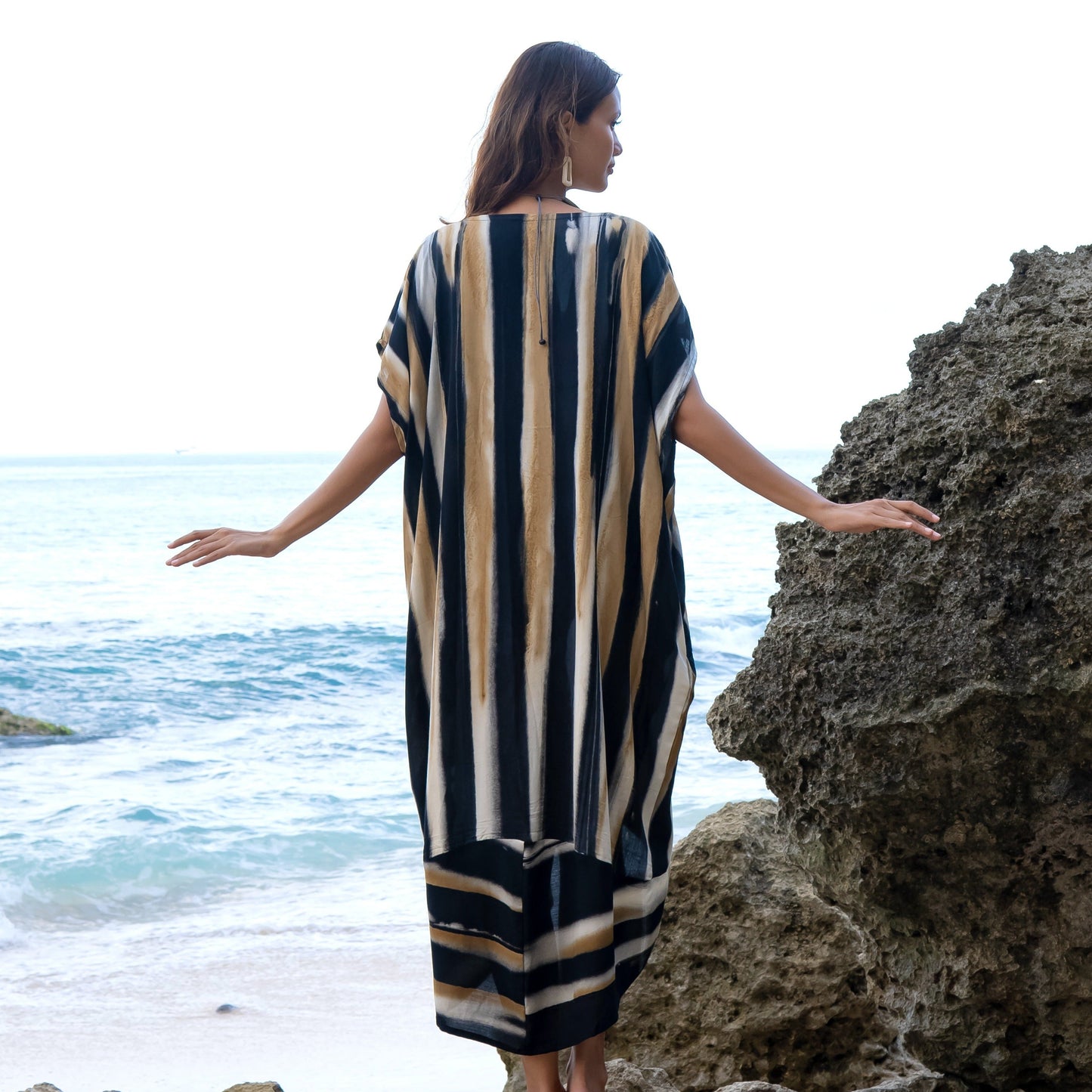 Bold Abstract Tie Dye Kaftan Dress In Grey & Gold
