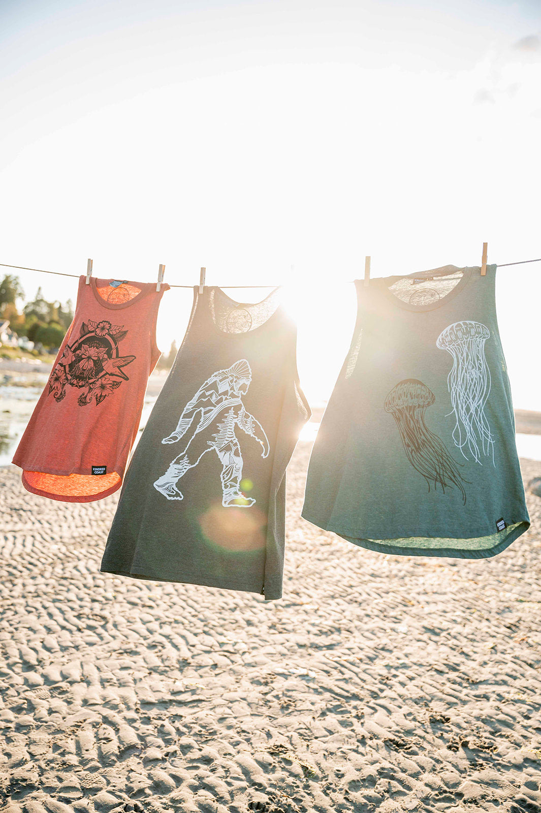 HUMMINGBIRD - Women's Relaxed Tank - Rust