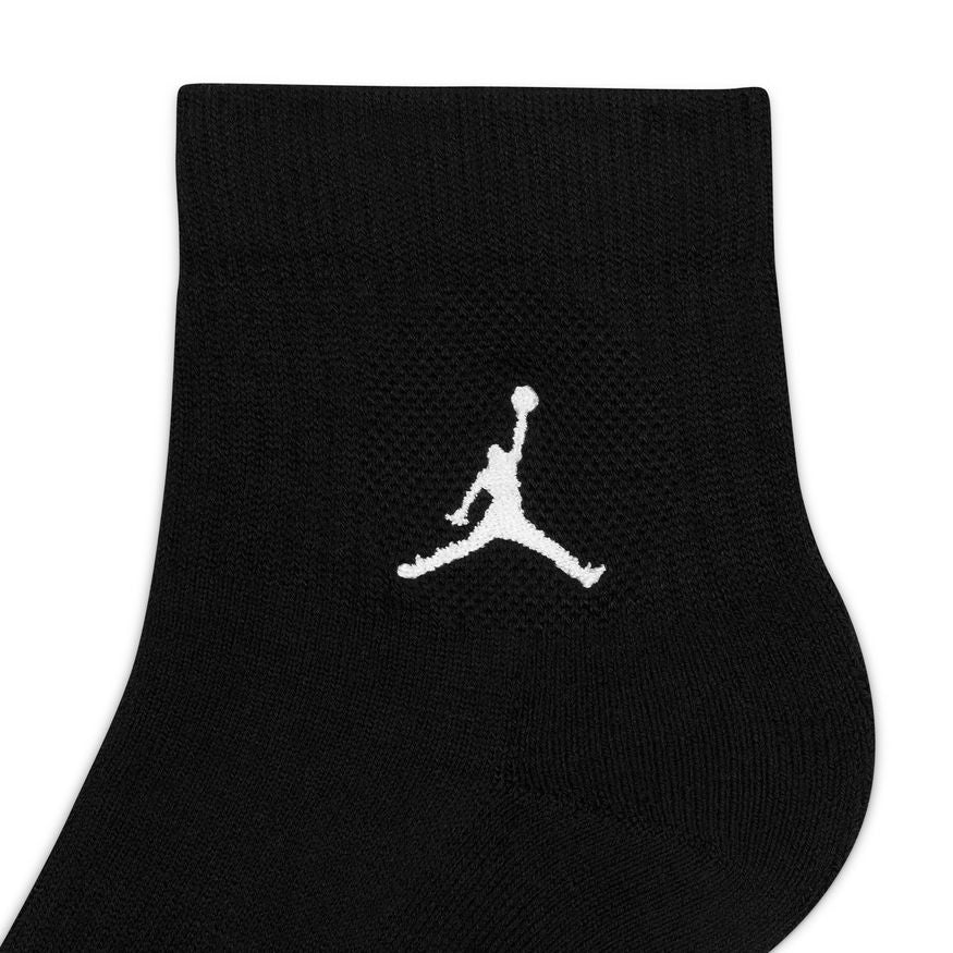 Jordan DX9655-010 - Velora