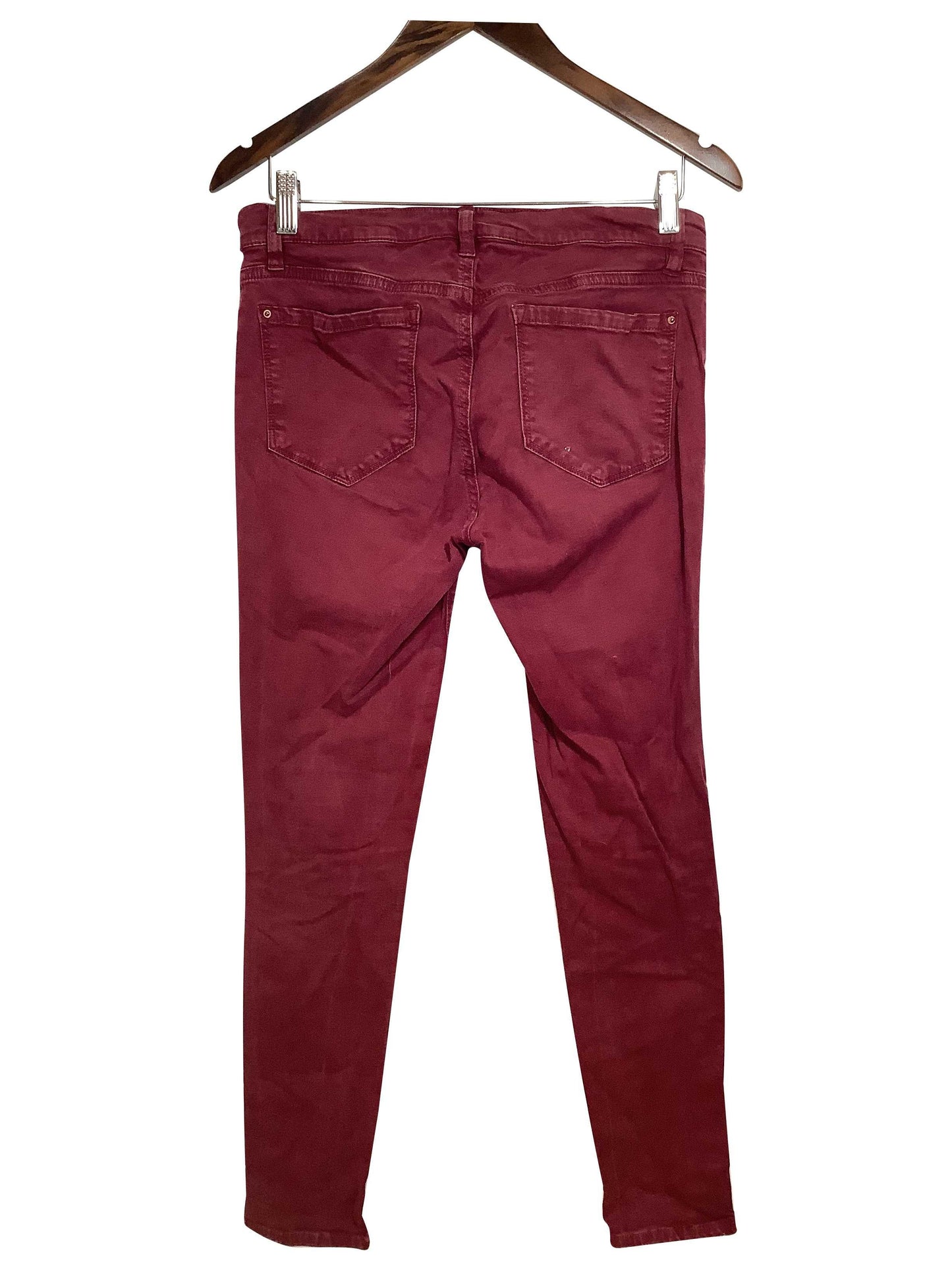 DYNAMITE Regular fit Straight-legged Jeans in Red - 29 - Velora