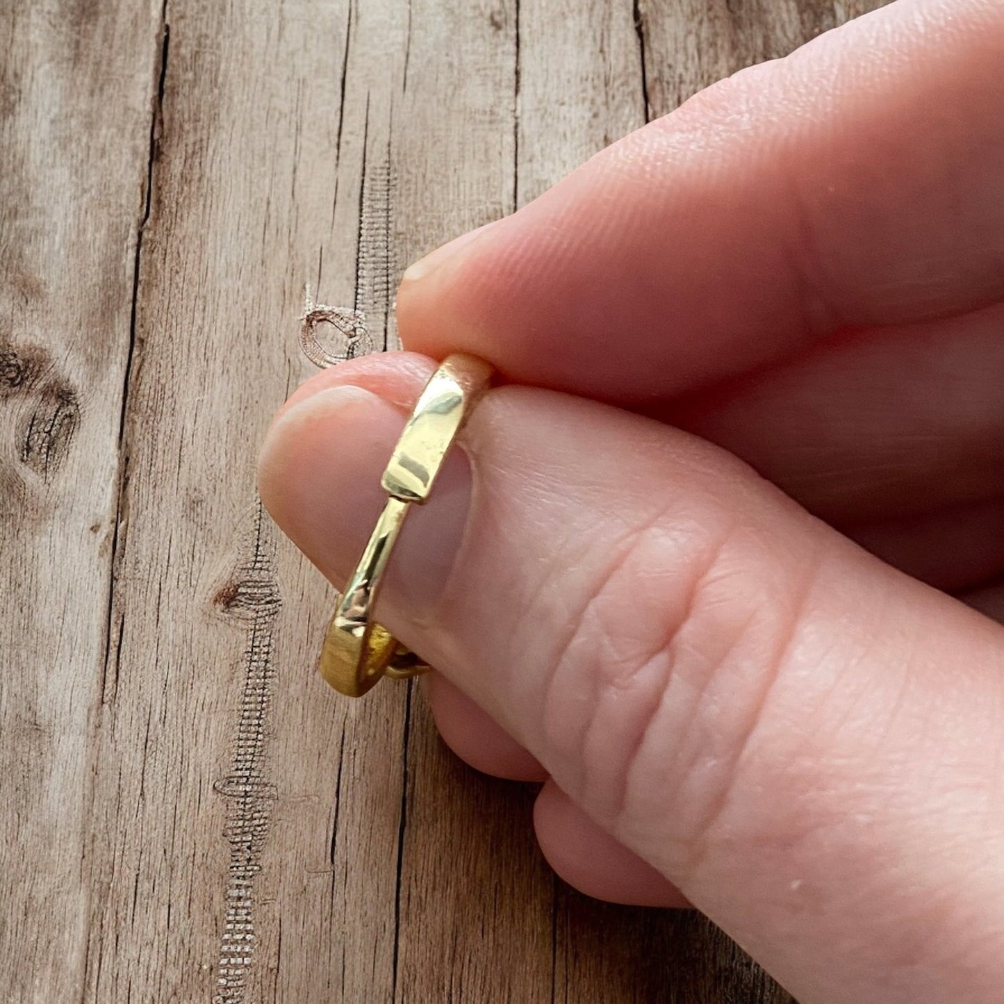 Daisy Fidget Ring – Adjustable Spinner Ring for Anxiety Relief - Velora Luxury Fashion