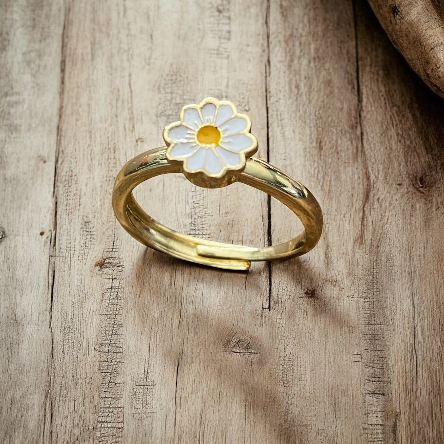 Daisy Fidget Ring – Adjustable Spinner Ring for Anxiety Relief - Velora Luxury Fashion