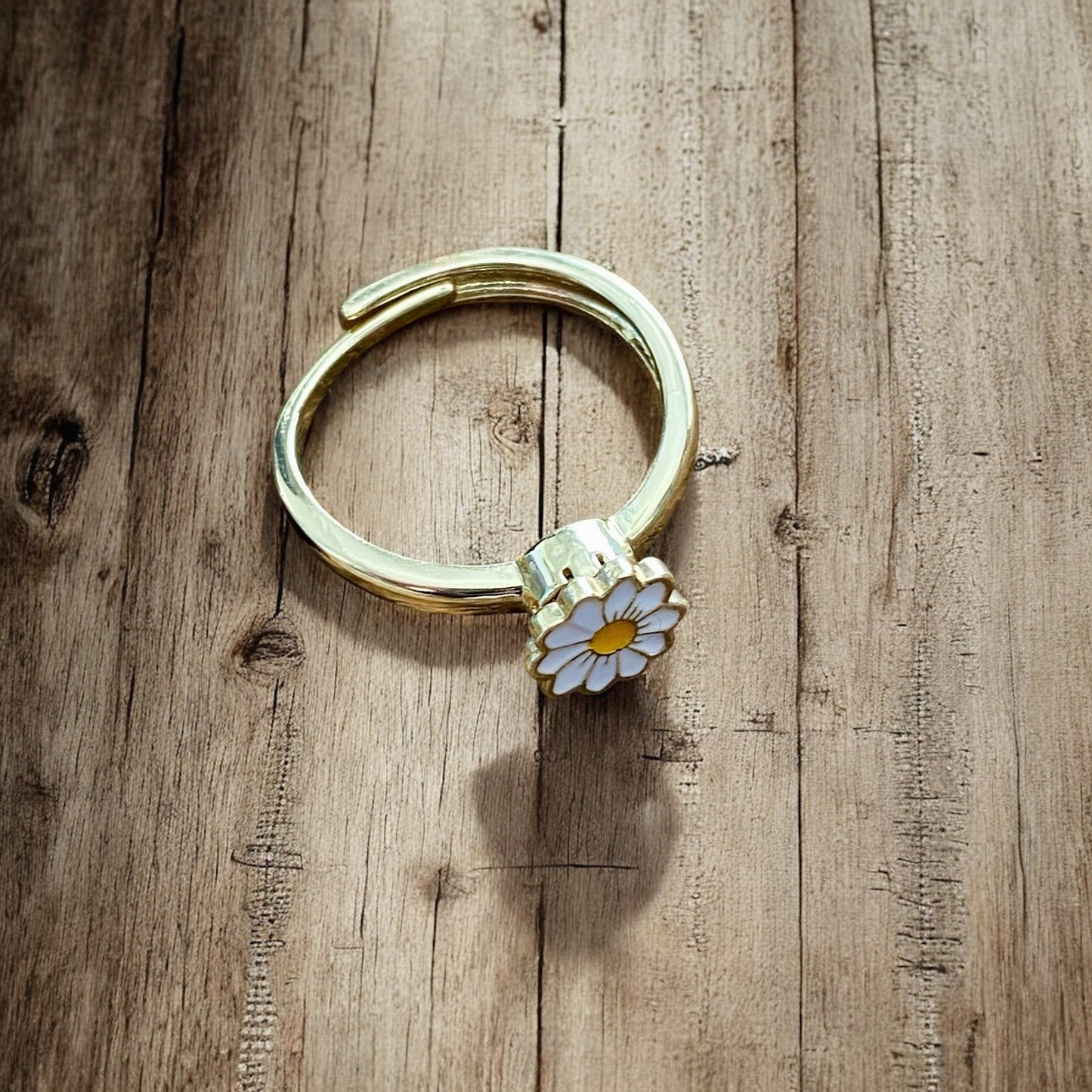 Daisy Fidget Ring – Adjustable Spinner Ring for Anxiety Relief - Velora Luxury Fashion