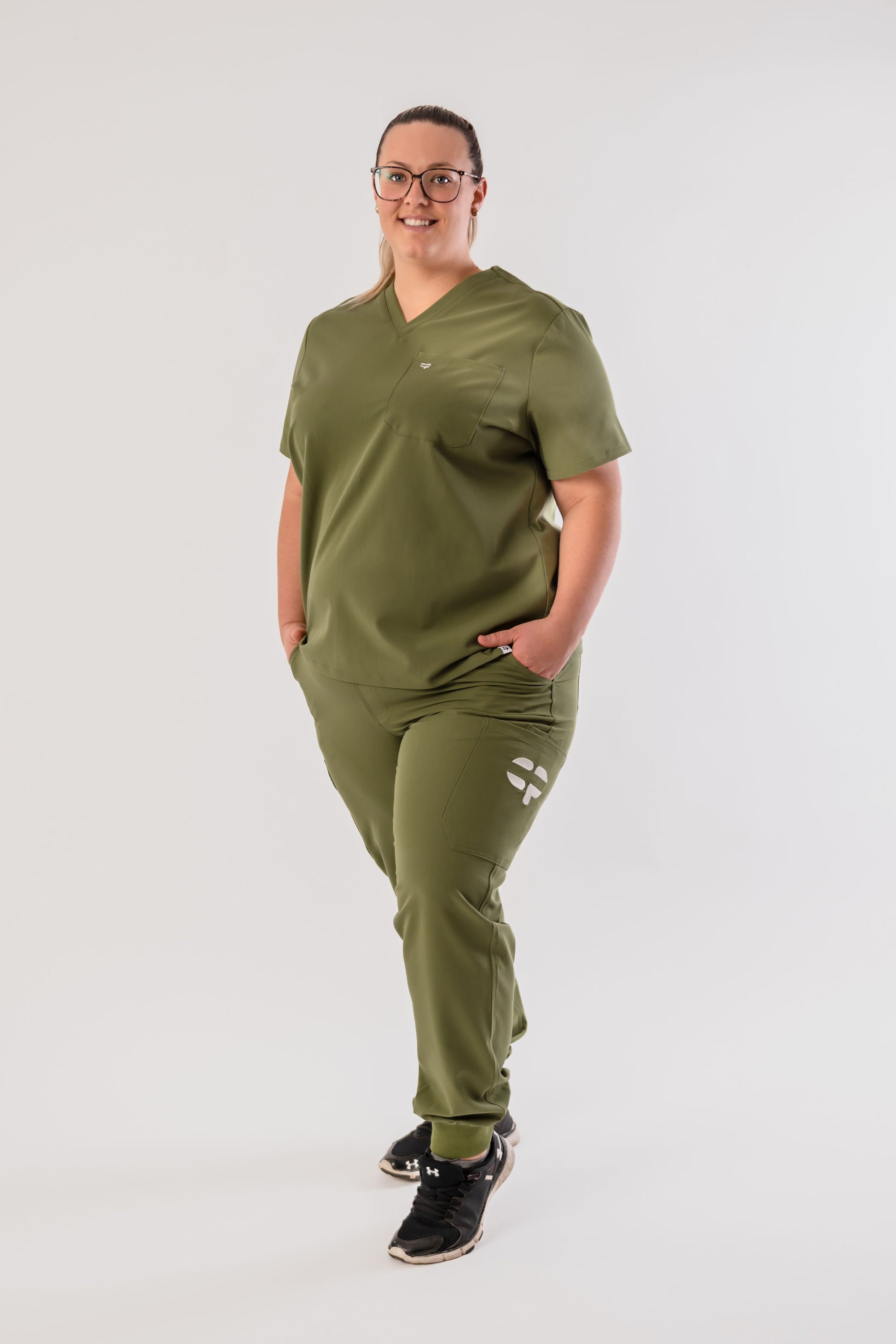 Ensemble d'uniforme-Femme - Velora Luxury Fashion