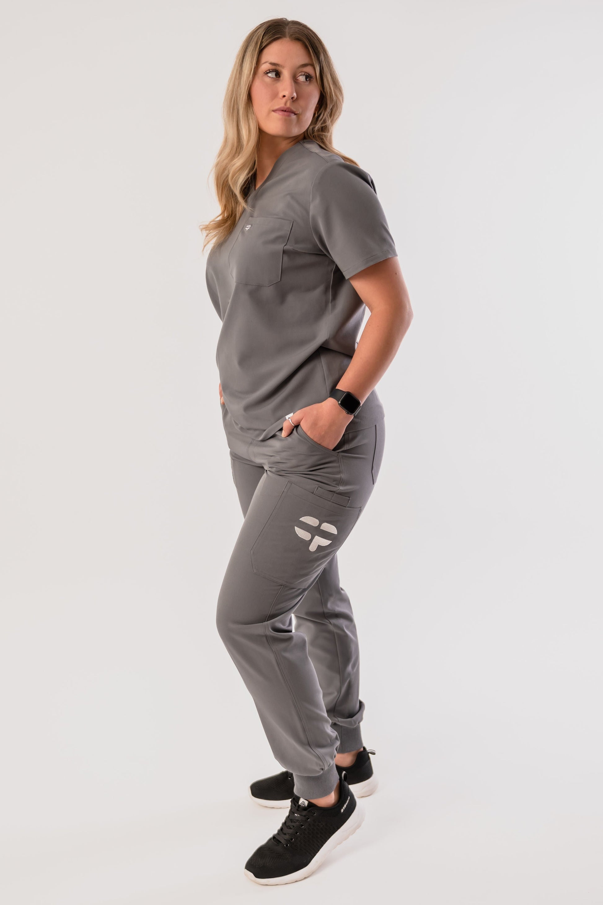 Ensemble d'uniforme-Femme - Velora Luxury Fashion