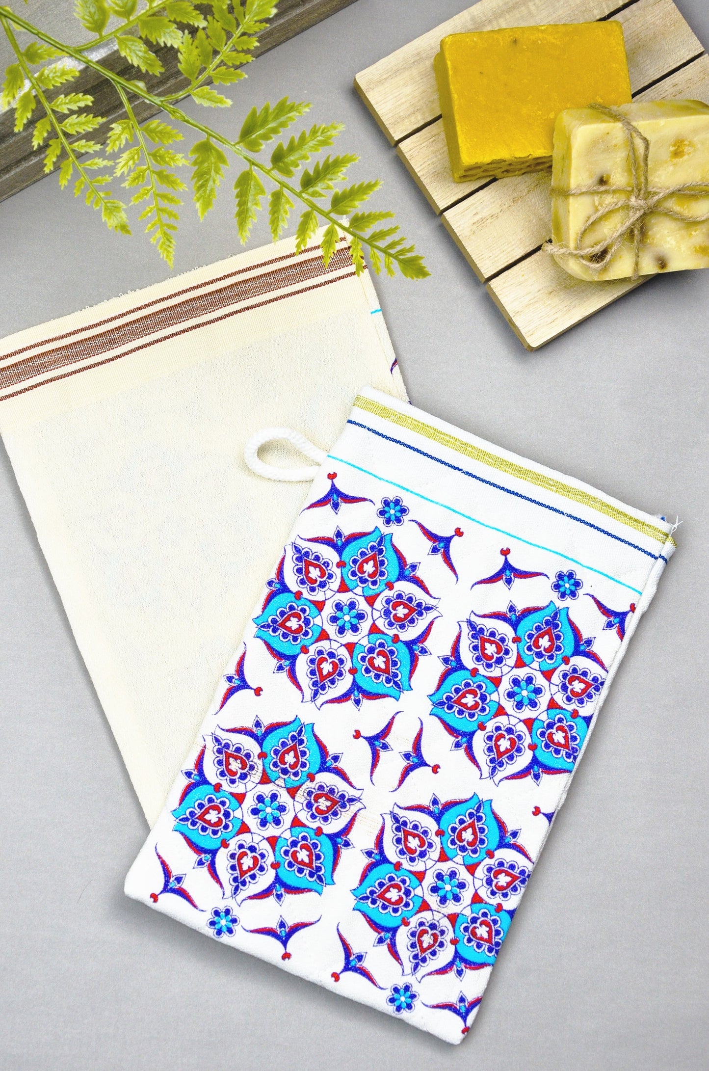 Exfoliating Glove - Velora Luxury Fashion