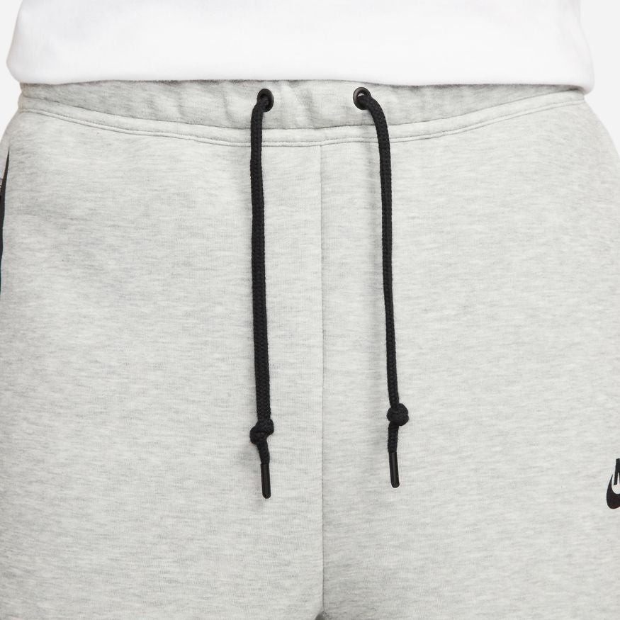 M NK TCH FLC SHORT FB8171-063 - Velora